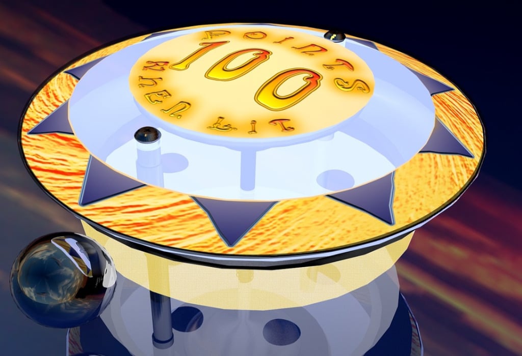 pinball-game-gfd9c7ec2b_1280(1) https://pixabay.com/de/illustrations/flipperspiel-flipperautomat-bumper-2340087/